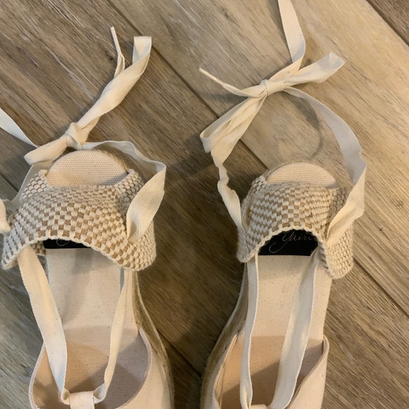 Gairmo woven wedge. New condition. Size 39. Lace up ankle. - Picture 3 of 7